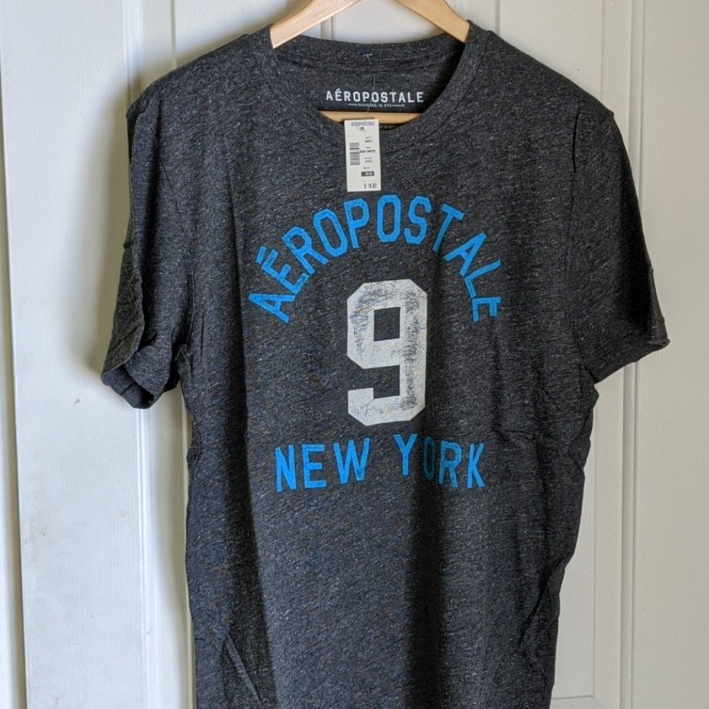 Aeropostale tee NWT medium